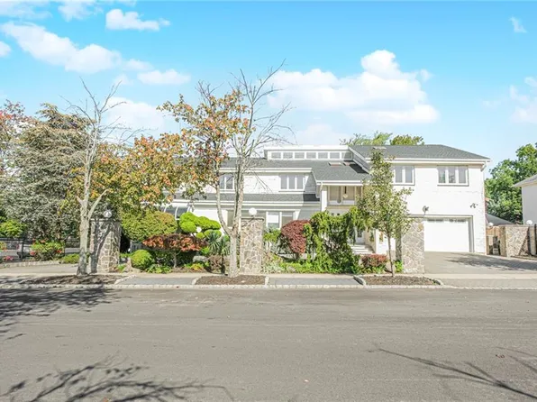 559 Alverson Ave, Staten Island, NY 10309