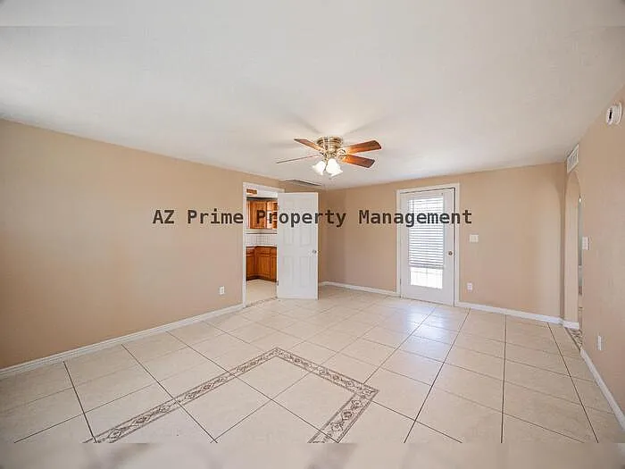 2830 E Sheridan St — Photo 4