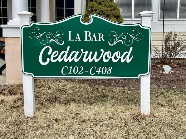 3 Village Cir APT 407, Stroudsburg, PA 18360