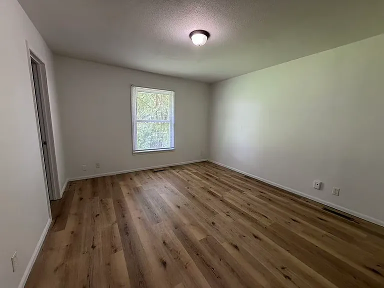 1239 E Carleton St — Photo 12