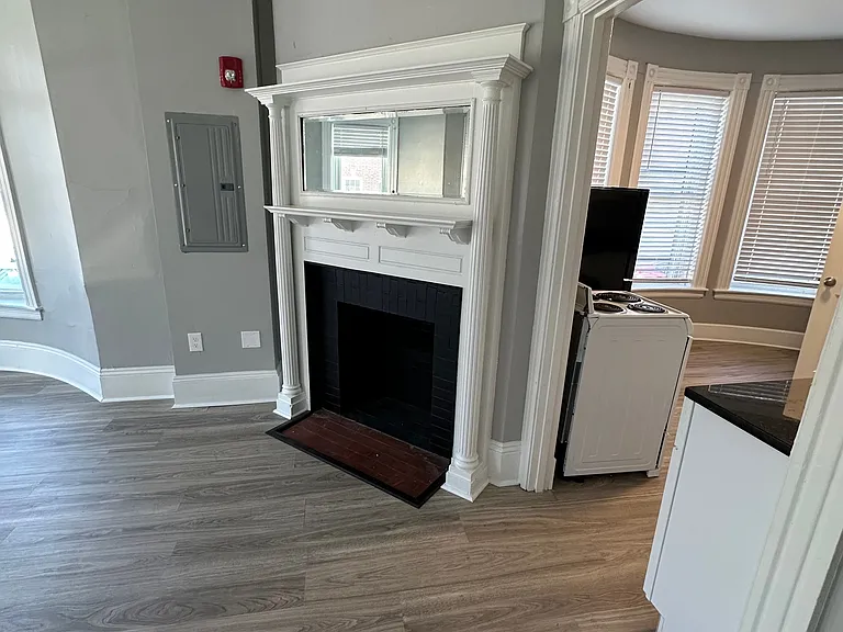 4 North State Street — Photo 6