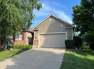 2700 S Woodbury Dr, Independence, MO 64055