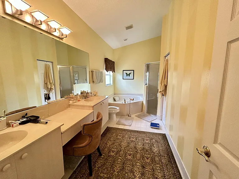 360 NW Shoreline Cir — Photo 7