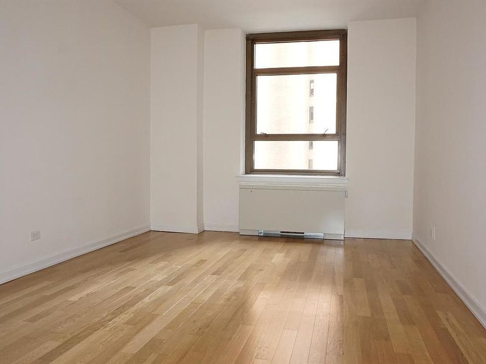 1st image of 4 Park Ave APT 7N