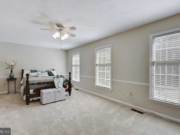 3rd image of 15687 Thistle Ct