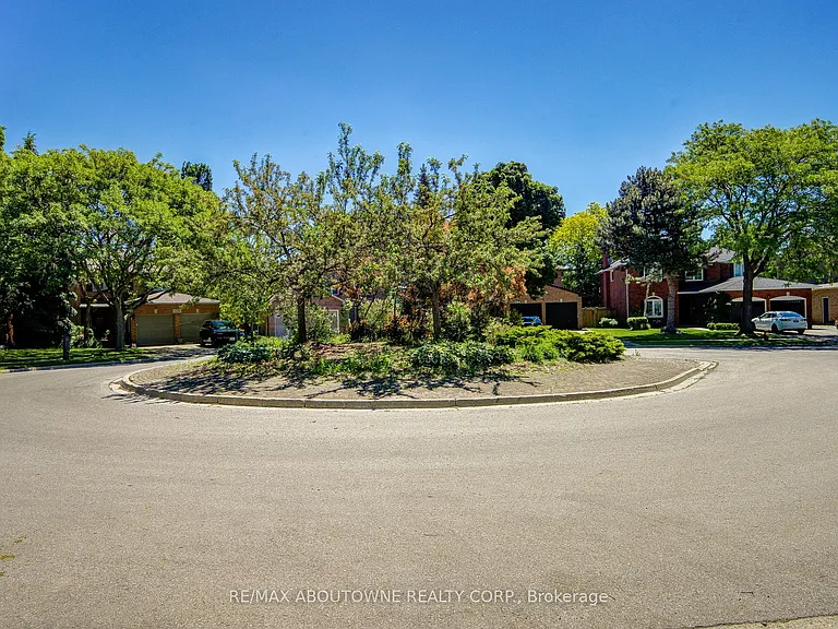 1273 Blackthorn Pl — Photo 40