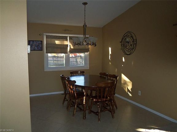 3rd image of 5672 Marine Pkwy