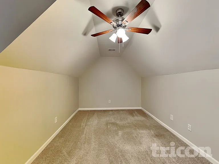 313 Cascade Ct — Photo 16