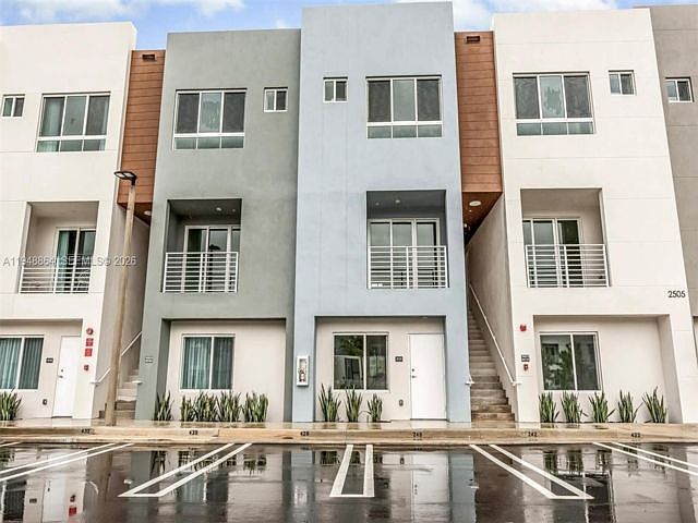 1st image of 2220-2555 NE 193rd St #2220