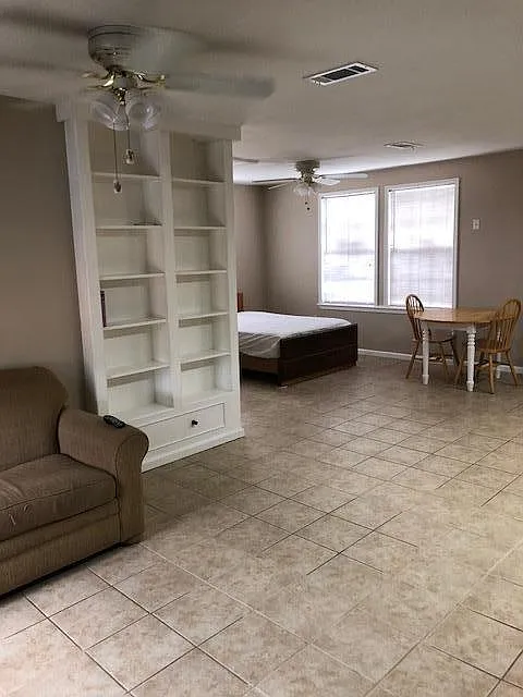 2711 Rosedale St — Photo 3