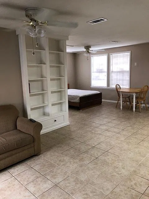 Open Floorplan with lots of built-ins!