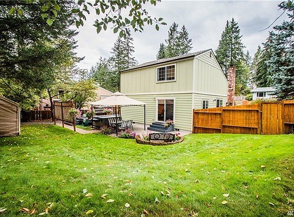 3rd image of 607 Holly Ln