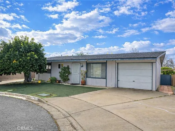 861 Majela Ln, Hemet, CA 92543