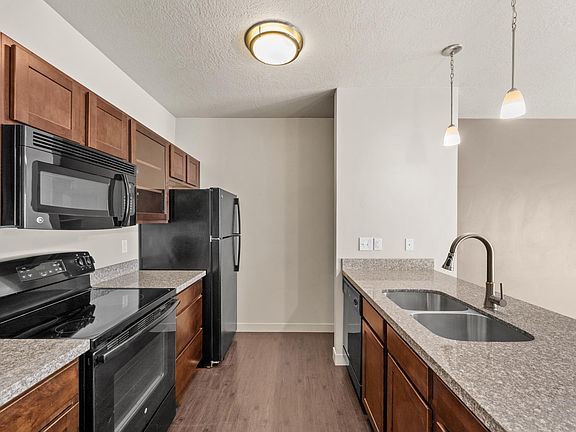 4th image of 1230 E Wilmington Ave #1