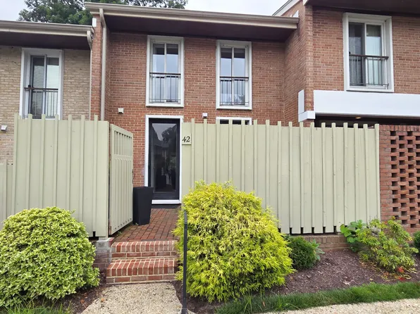 42 Bouton Green Ct, Baltimore, MD