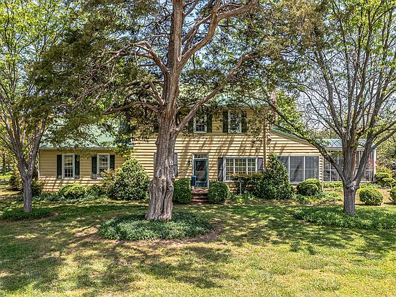 4th image of 767 Aaron Dr