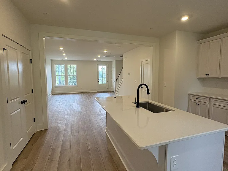 112 Nearwater Pl — Photo 16
