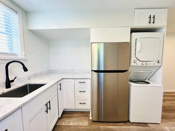 512 25 1/2 St, Virginia Beach, VA 23451