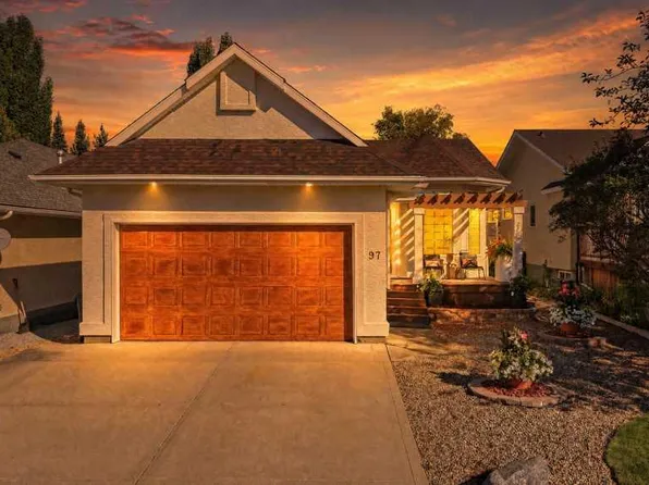 97 S Andrews Close, Red Deer, AB T4R 2R2
