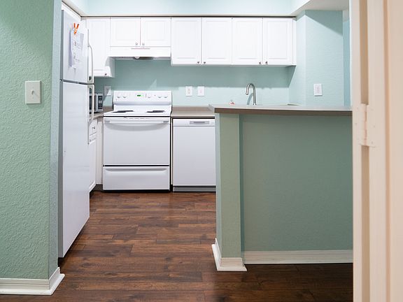 3rd image of 402 S Armenia Ave Unit 120