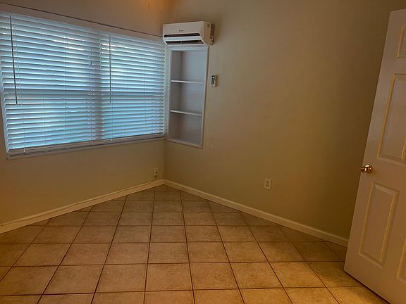 3rd image of 423 NE 15th Ave