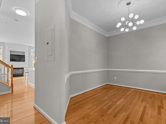3rd image of 1324 Main Mews #31