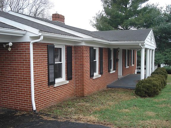 2nd image of 103 Parkway Dr