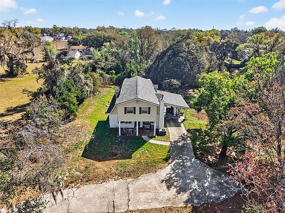 2nd image of 902 Two Houses Ln