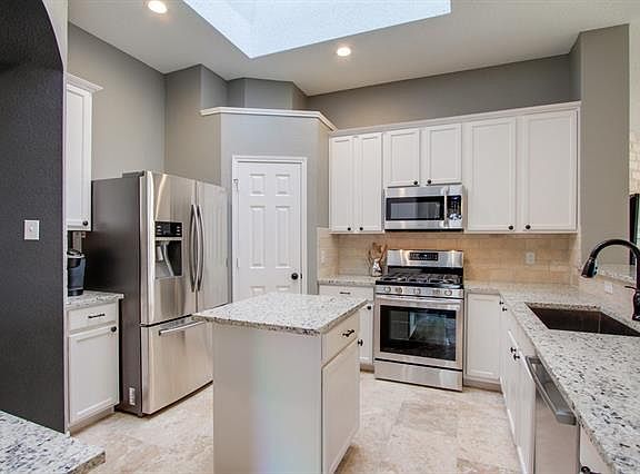 5th image of 1145 Courtney Ln