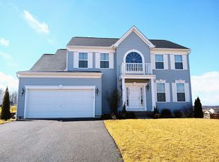2343 Swiftwater Dr, Hanover, PA 17331