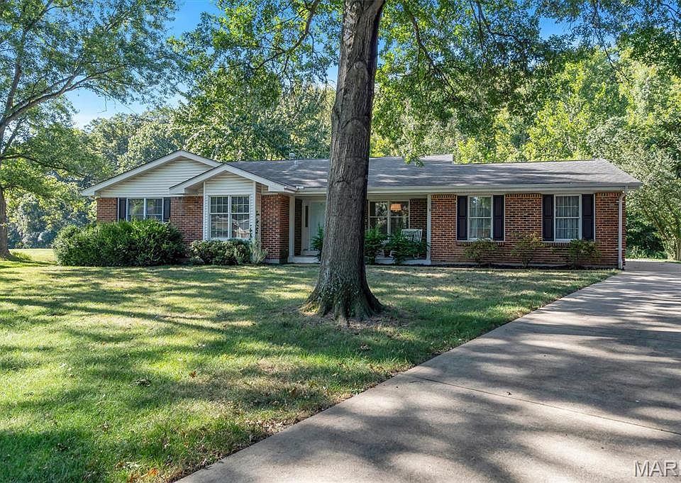 1st image of 108 Country Creek Ct