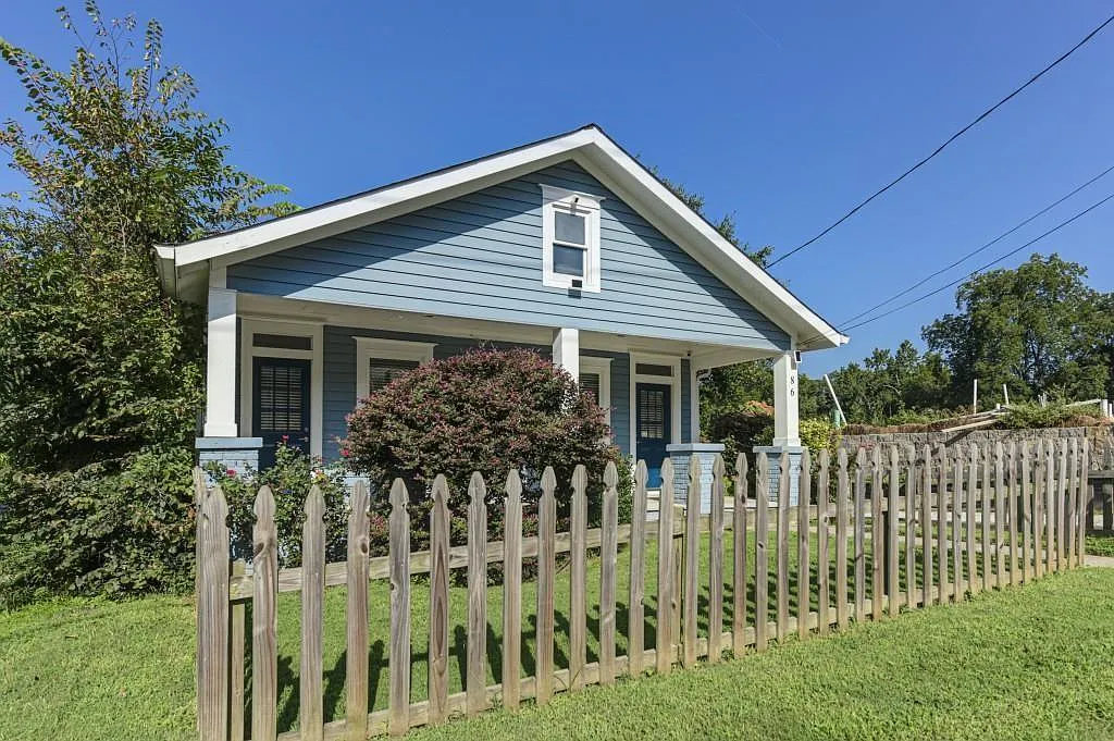 3 bed, 2.0 bath, 1934 sqft, $3,200 — Photo 4