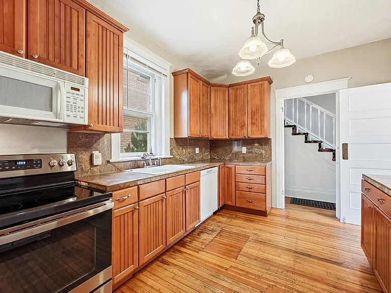 1525 Madison St — Photo 14