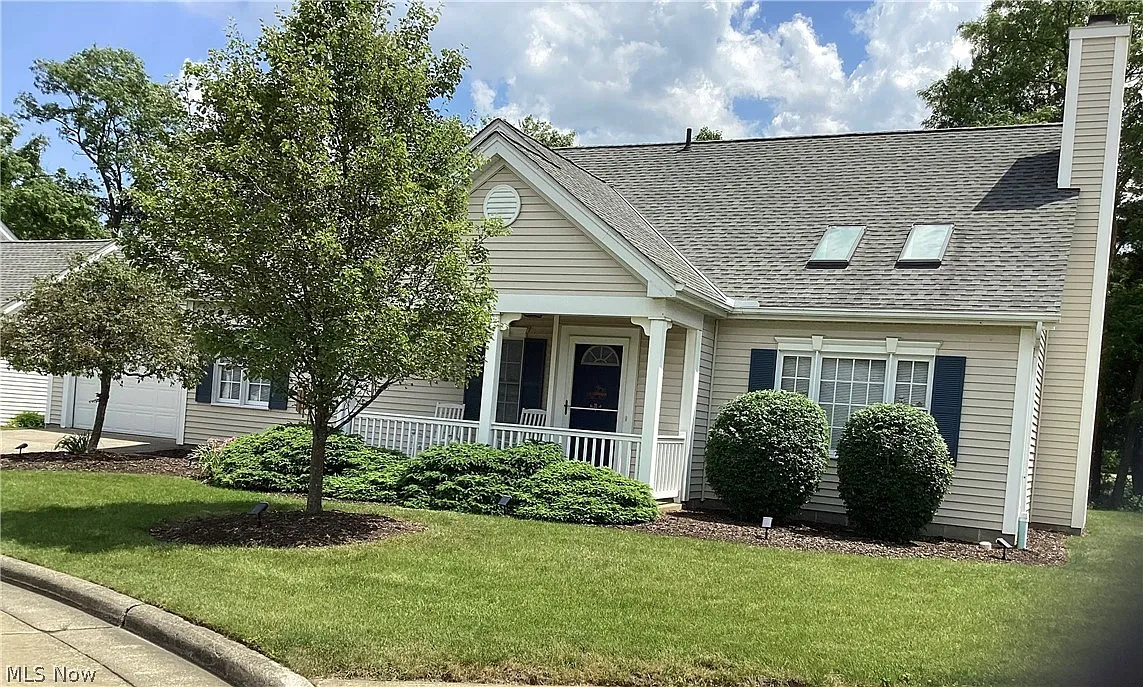 20306 Berkshire Cir photo 1