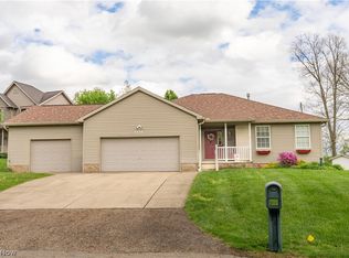 3474 Dauphin Dr NE, Canton, OH 44721