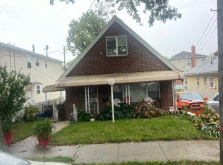 14640 222nd St, Springfield Gardens, NY 11413