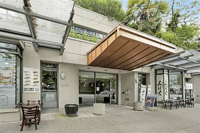 Robson St #Penthouse 6 photo 1