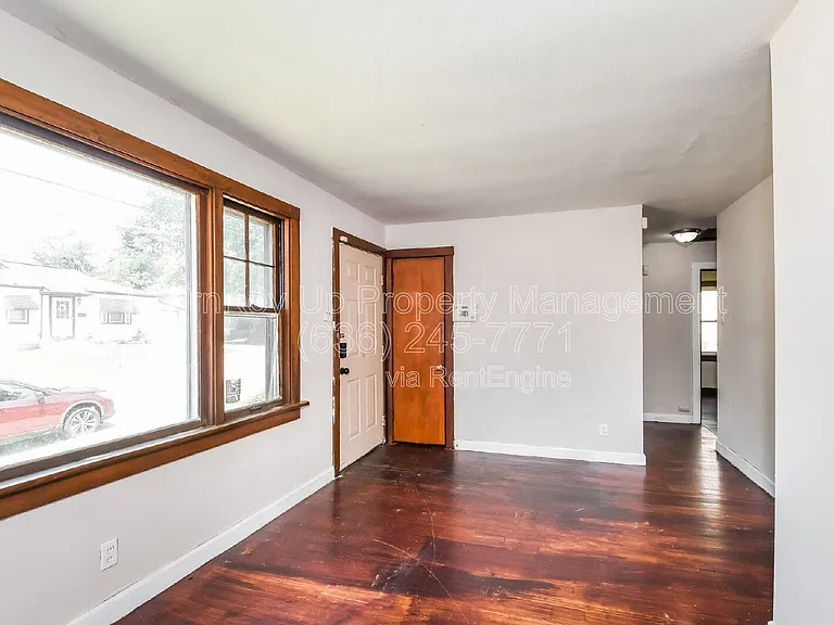 422 Plaza Ave — Photo 5