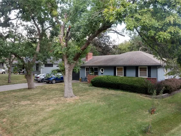 5019 Pawnee Dr, Roeland Park, KS 66205