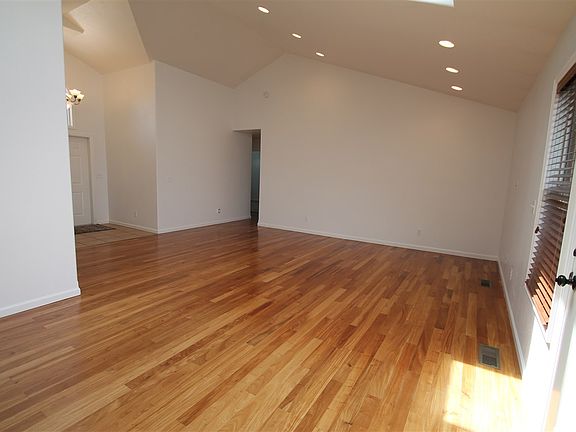 4th image of 1408 Forest Dr