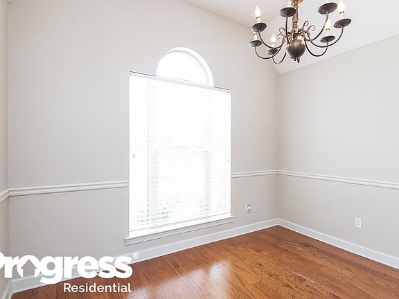 3rd image of 8333 Pinnacle Dr