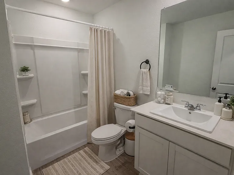 2037 Derby Ln — Photo 22