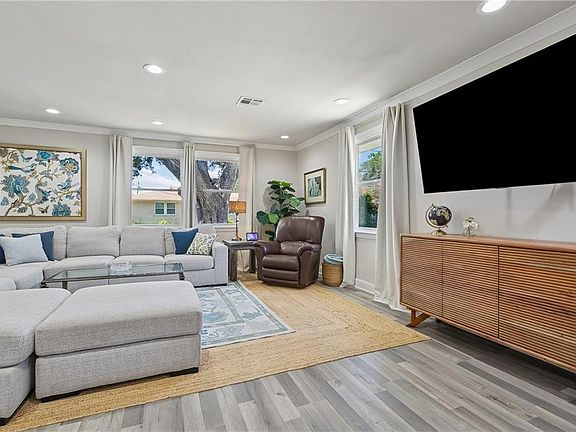 4th image of 165 Hibiscus Pl