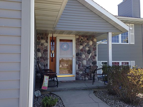 3rd image of 220 E Haven Dr