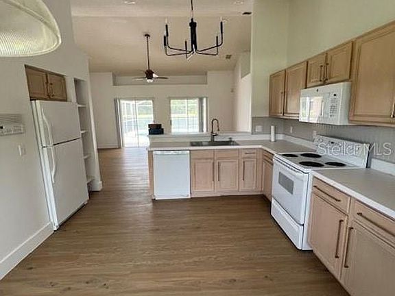 2nd image of 636 Grove Park Ave
