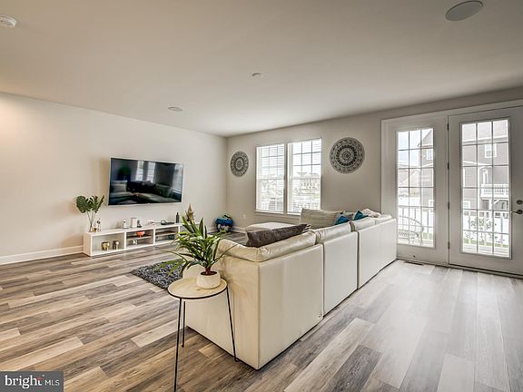3rd image of 10563 Waterbury Woods Way