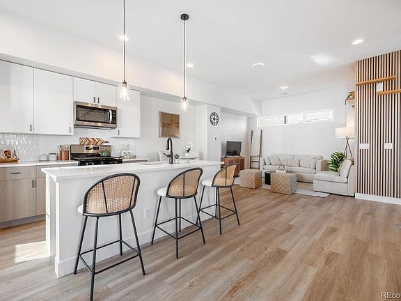 5th image of 2900 W Parkside Pl