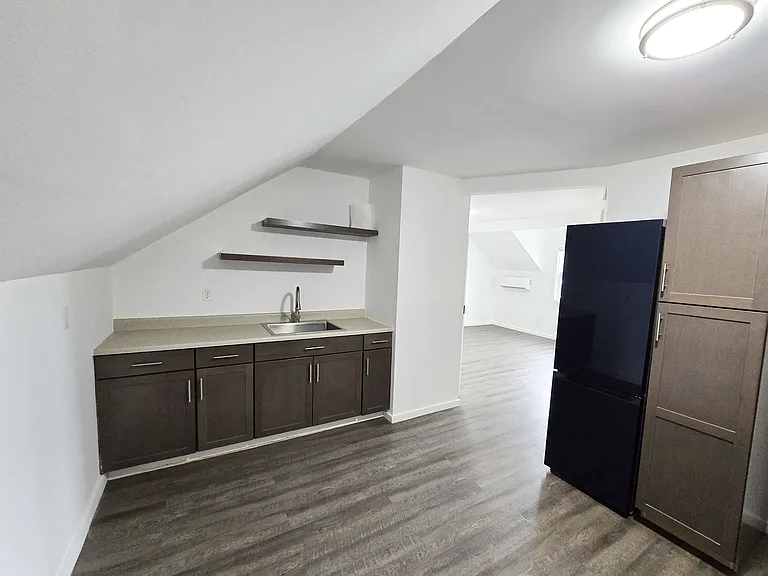 1318 S 3rd St #4 — Photo 2