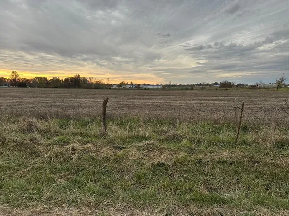SE Outer Rd, Harrisonville, MO 64701