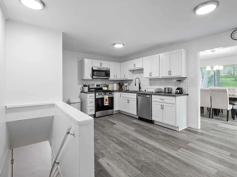 2633 Garham Dr — Photo 9
